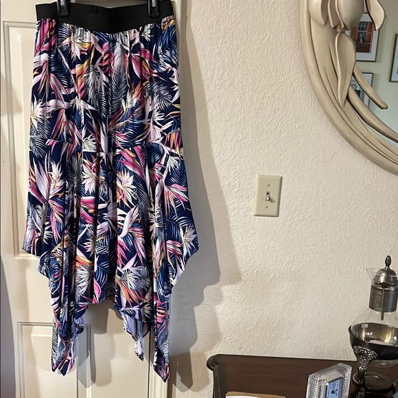 Tropical Print Women's Skirt - Picture 1 of 3